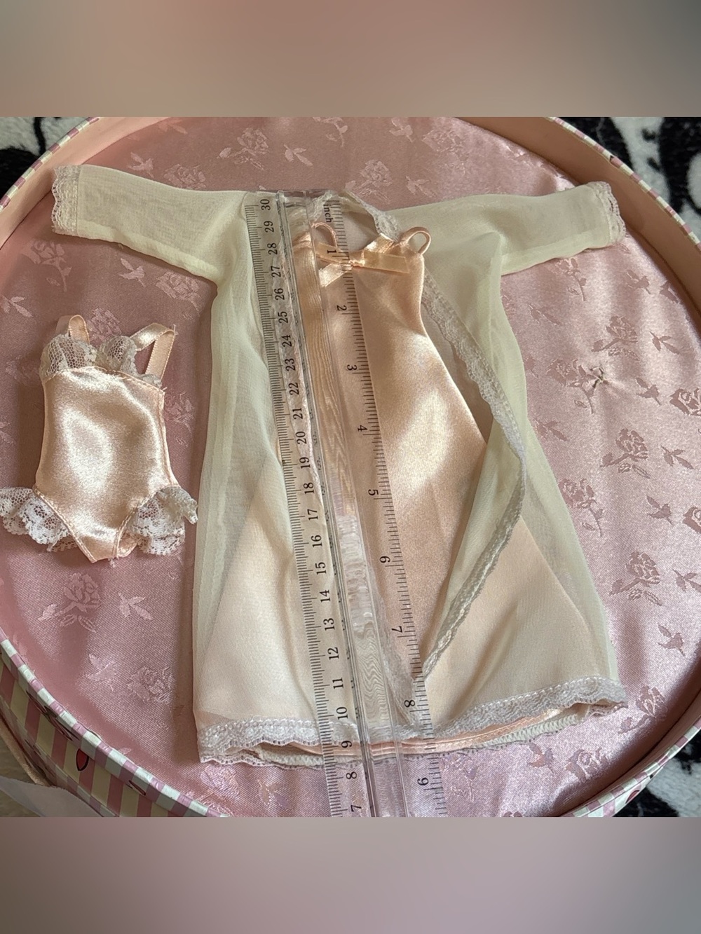 Vtg Tiny kitty collier box w earrings Sheer Pink Satin Nightgown lingerie doll - Picture 15 of 16